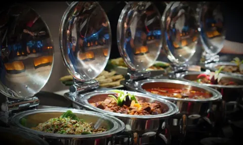 Breakfast and lunch buffet at The IRIS Restaurant